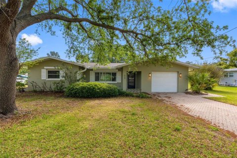 Casa en Palm Harbor, Florida 2 dormitorios, 153.85 m2 № 2135014