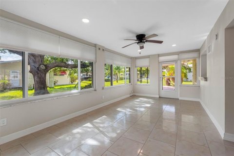 Casa en venta en Palm Harbor, Florida, 2 dormitorios, 153.85 m2 № 2135014 - foto 20