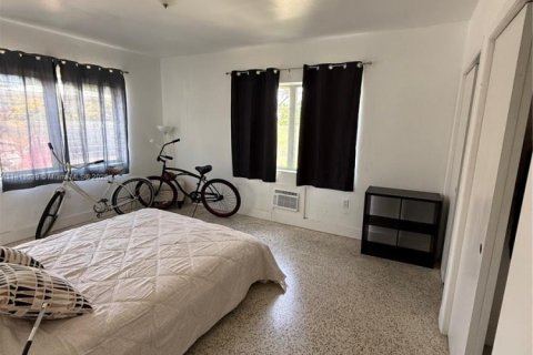 Casa en alquiler en Miami Beach, Florida, 2 dormitorios, 83.61 m2 № 1758537 - foto 14