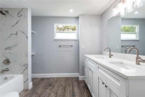 Casa en venta en Tampa, Florida, 3 dormitorios, 107.95 m2 № 2207573 - foto 10