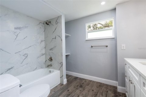 Casa en venta en Tampa, Florida, 3 dormitorios, 107.95 m2 № 2207573 - foto 8