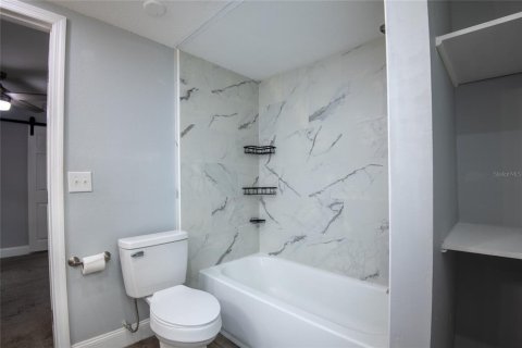 Casa en venta en Tampa, Florida, 3 dormitorios, 107.95 m2 № 2207573 - foto 6