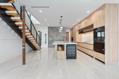 Купить таунхаус в Форт-Лодердейл, Флорида 4 спальни, 222.22м2, № 1974343 - фото 4