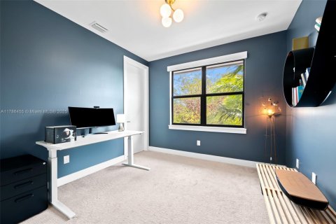 Townhouse in Wilton Manors, Florida 3 bedrooms, 146.79 sq.m. № 1705303 - photo 13