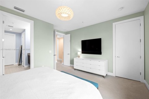 Townhouse in Wilton Manors, Florida 3 bedrooms, 146.79 sq.m. № 1705303 - photo 11