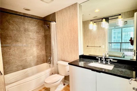 Condominio en venta en Miami, Florida, 1 dormitorio, 76.55 m2 № 2010712 - foto 29