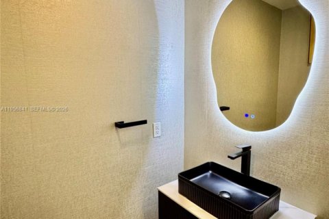 Condominio en venta en Miami, Florida, 1 dormitorio, 76.55 m2 № 2010712 - foto 9
