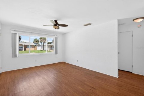 House in Ormond Beach, Florida 3 bedrooms, 95.97 sq.m. № 2222647 - photo 4