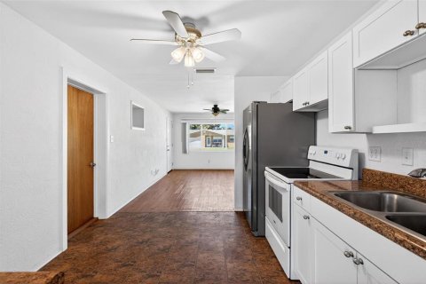 House in Ormond Beach, Florida 3 bedrooms, 95.97 sq.m. № 2222647 - photo 7