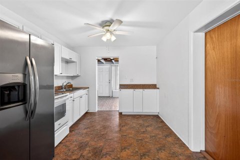 House in Ormond Beach, Florida 3 bedrooms, 95.97 sq.m. № 2222647 - photo 9