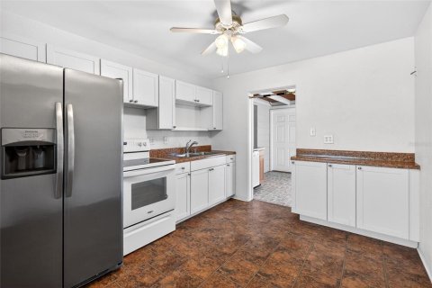 House in Ormond Beach, Florida 3 bedrooms, 95.97 sq.m. № 2222647 - photo 10