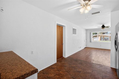 House in Ormond Beach, Florida 3 bedrooms, 95.97 sq.m. № 2222647 - photo 11