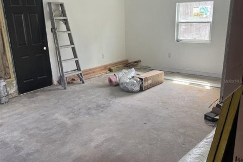House in Largo, Florida 4 bedrooms, 109.9 sq.m. № 2396418 - photo 6