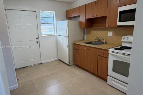 Дом в Опа-Локка, Флорида 2 спальни, 180.23м2 № 2017812