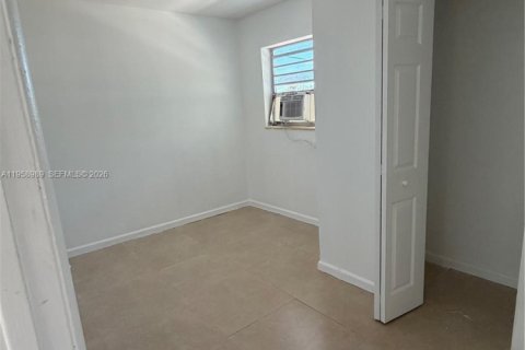 Снять в аренду виллу или дом в Опа-Локка, Флорида 2 спальни, 180.23м2, № 2017812 - фото 3