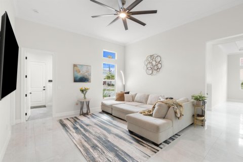 House in Westlake, Florida 4 bedrooms, 310.85 sq.m. № 2083391 - photo 13