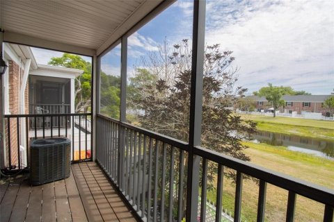 Condo in Tampa, Florida, 1 bedroom  № 2378957 - photo 2