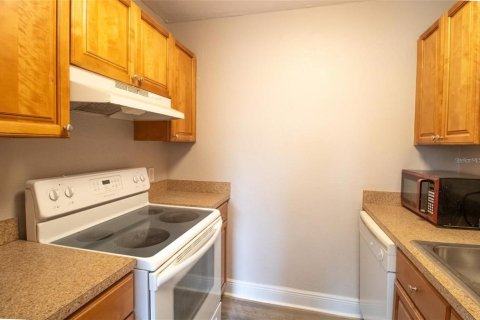 Condo in Tampa, Florida, 1 bedroom  № 2378957 - photo 8