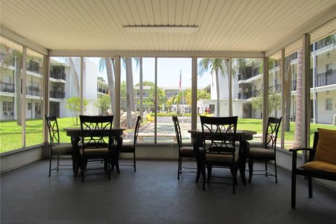 Condominio en alquiler en Saint Petersburg, Florida, 2 dormitorios, 80.82 m2 № 1912465 - foto 29