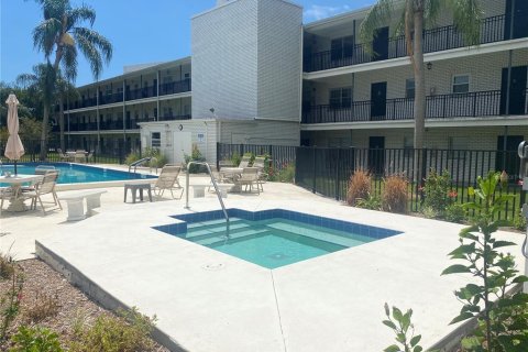 Condominio en alquiler en Saint Petersburg, Florida, 2 dormitorios, 80.82 m2 № 1912465 - foto 21