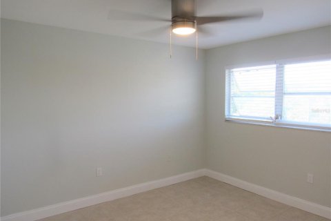 Condominio en alquiler en Saint Petersburg, Florida, 2 dormitorios, 80.82 m2 № 1912465 - foto 10