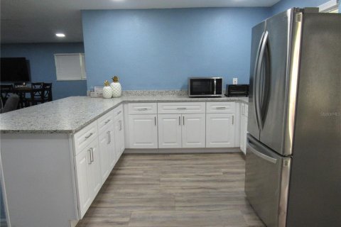 Condominio en alquiler en Saint Petersburg, Florida, 2 dormitorios, 80.82 m2 № 1912465 - foto 23