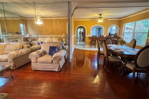 Casa en venta en Miami, Florida, 5 dormitorios, 239.69 m2 № 2007918 - foto 7