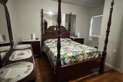 Casa en venta en Miami, Florida, 5 dormitorios, 239.69 m2 № 2007918 - foto 14
