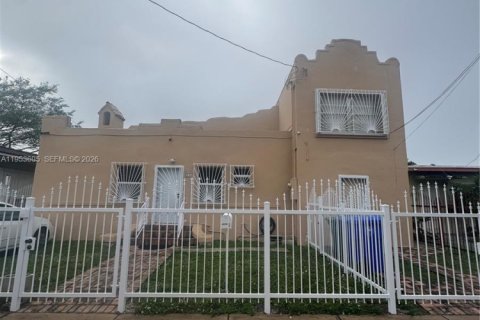 Casa en Miami, Florida 5 dormitorios, 239.69 m2 № 2007918