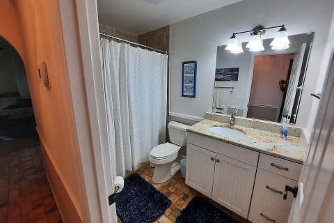 House in Vero Beach, Florida 3 bedrooms, 230.77 sq.m. № 2192372 - photo 23