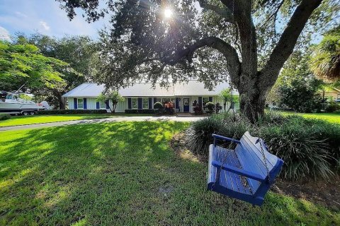House in Vero Beach, Florida 3 bedrooms, 230.77 sq.m. № 2192372 - photo 4