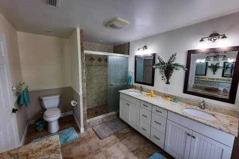 House in Vero Beach, Florida 3 bedrooms, 230.77 sq.m. № 2192372 - photo 30