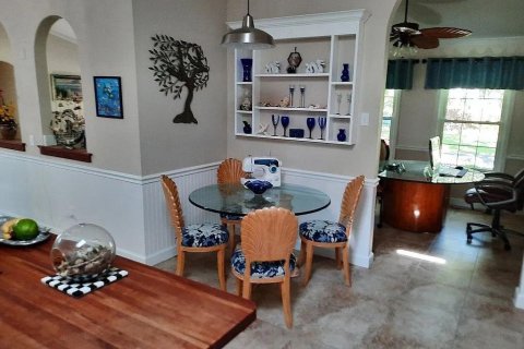 House in Vero Beach, Florida 3 bedrooms, 230.77 sq.m. № 2192372 - photo 17