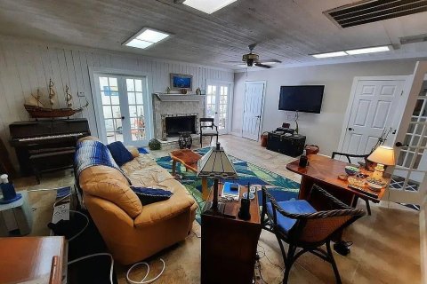 House in Vero Beach, Florida 3 bedrooms, 230.77 sq.m. № 2192372 - photo 20