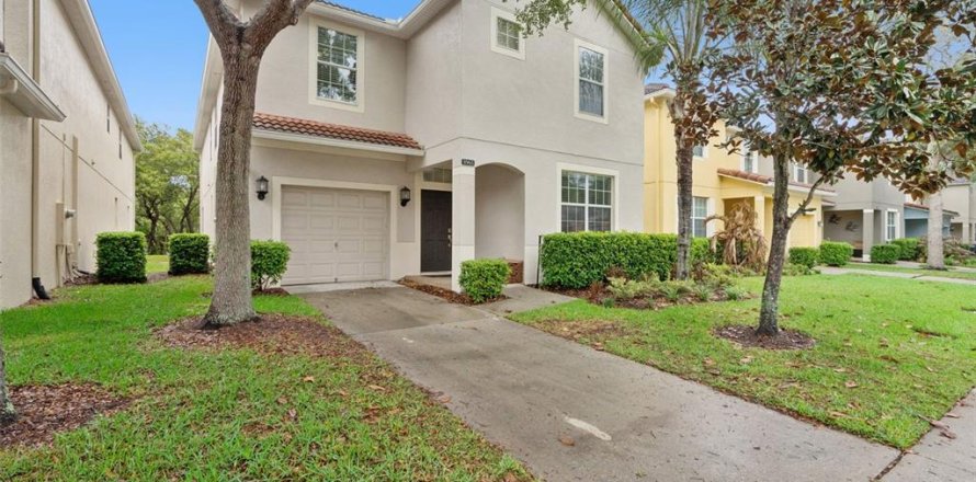 Casa en Kissimmee, Florida 6 dormitorios, 305.74 m2 № 2206381