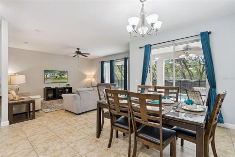 Casa en venta en Kissimmee, Florida, 6 dormitorios, 305.74 m2 № 2206381 - foto 8