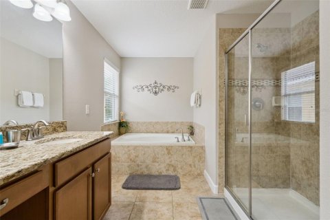 Casa en venta en Kissimmee, Florida, 6 dormitorios, 305.74 m2 № 2206381 - foto 24