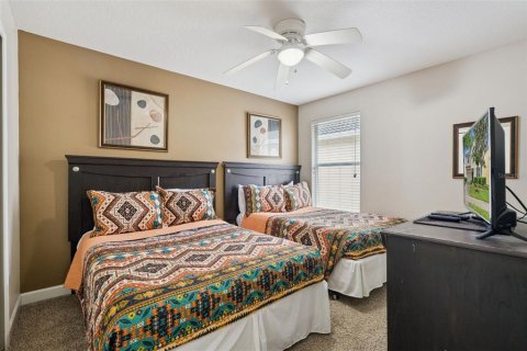 Casa en venta en Kissimmee, Florida, 6 dormitorios, 305.74 m2 № 2206381 - foto 20