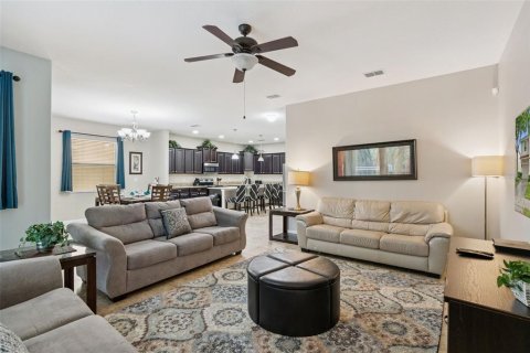 Casa en venta en Kissimmee, Florida, 6 dormitorios, 305.74 m2 № 2206381 - foto 5