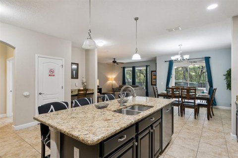Casa en venta en Kissimmee, Florida, 6 dormitorios, 305.74 m2 № 2206381 - foto 9