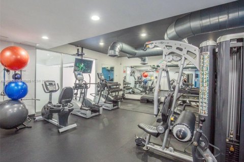 Condo in Hallandale Beach, Florida, 2 bedrooms  № 1820122 - photo 6