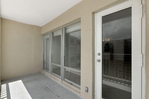 Condo in Pompano Beach, Florida, 2 bedrooms  № 2250557 - photo 5