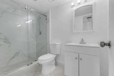 Condo in Pompano Beach, Florida, 2 bedrooms  № 2250557 - photo 28