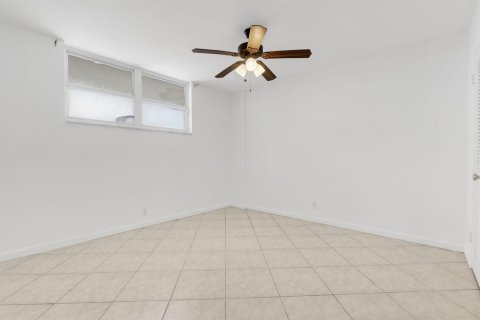 Condo in Pompano Beach, Florida, 2 bedrooms  № 2250557 - photo 26