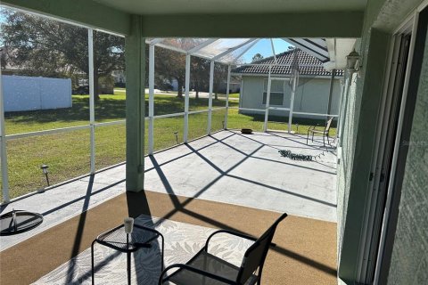 House in Palm Coast, Florida 3 bedrooms, 157.66 sq.m. № 2202738 - photo 11