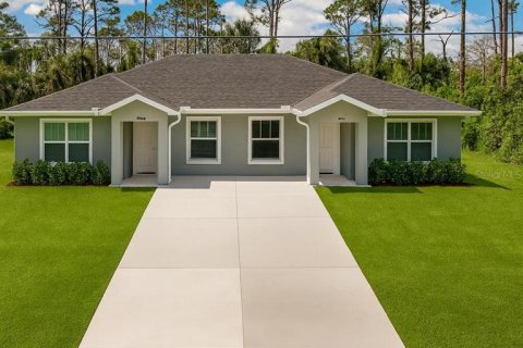 Commercial property in Port Charlotte, Florida 4 bedrooms, 194.72 sq.m. № 1894411 - photo 1
