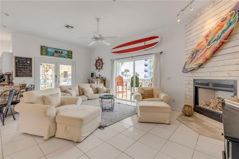 Villa ou maison à vendre à New Smyrna Beach, Floride: 3 chambres, 178.37 m2 № 1544149 - photo 15