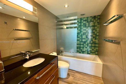 Купить кондоминиум в Майами, Флорида 2 спальни, 195.75м2, № 2025494 - фото 20