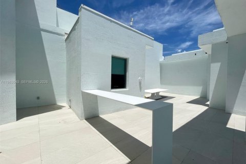 Купить кондоминиум в Майами, Флорида 2 спальни, 195.75м2, № 2025494 - фото 25