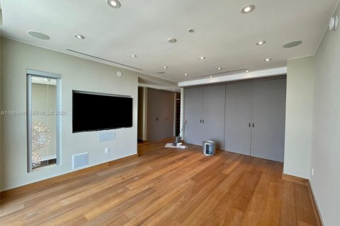 Купить кондоминиум в Майами, Флорида 2 спальни, 195.75м2, № 2025494 - фото 15